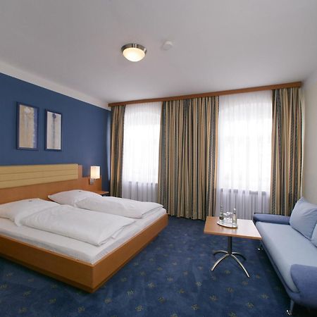 Altstadt-Hotel Zieglerbraeu Дахау Екстер'єр фото