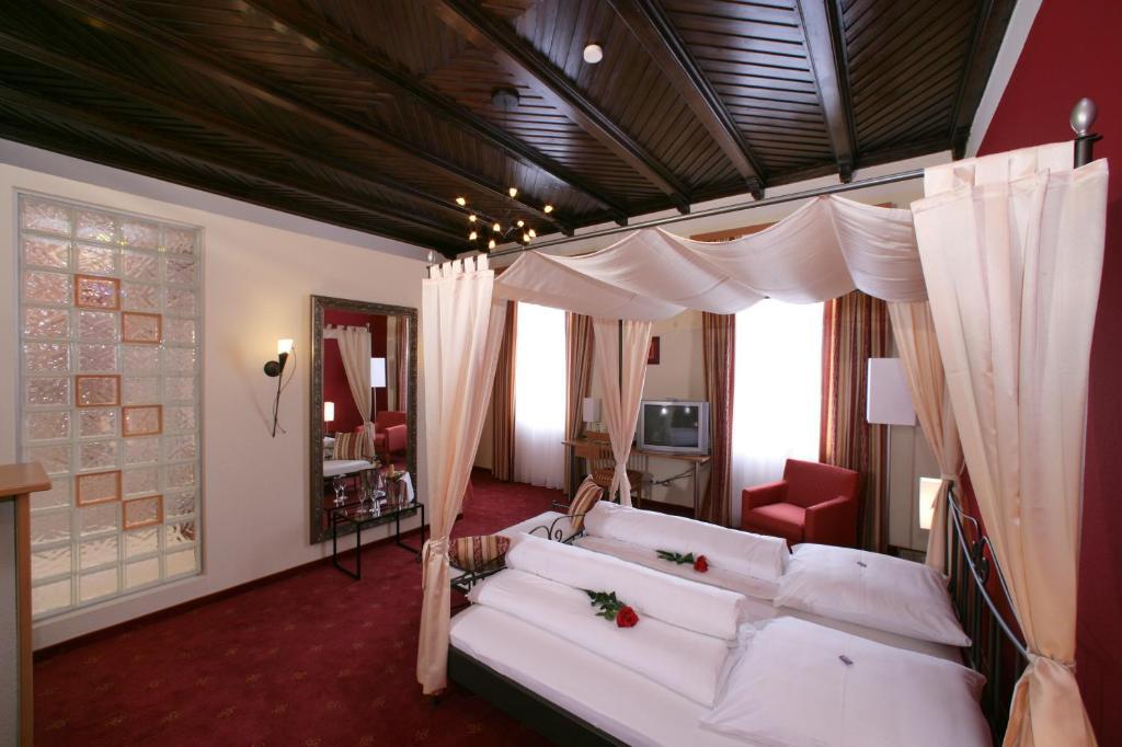 Altstadt-Hotel Zieglerbraeu Дахау Екстер'єр фото