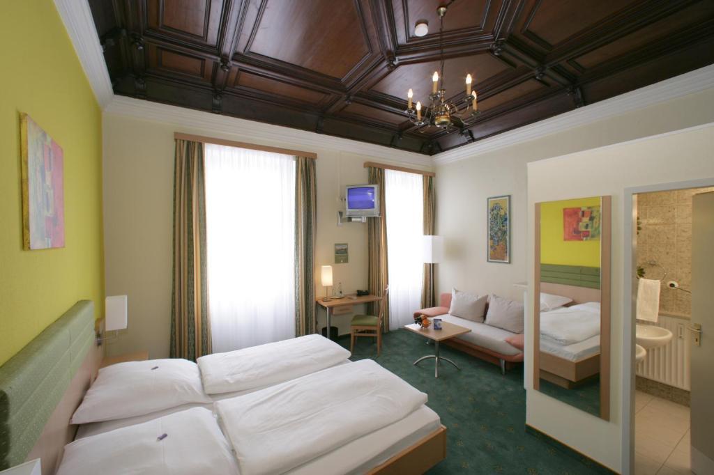 Altstadt-Hotel Zieglerbraeu Дахау Номер фото